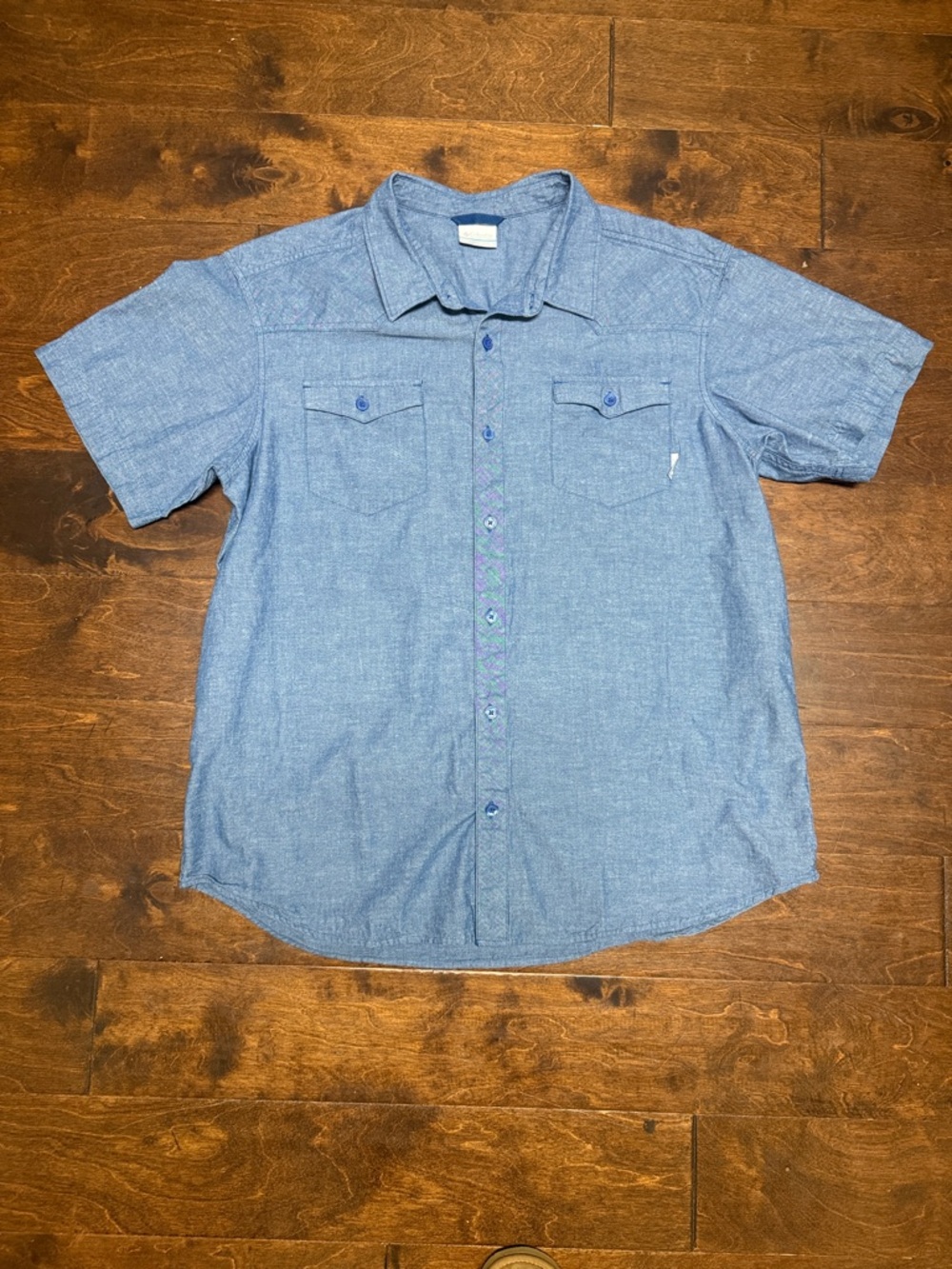 Columbia Men's Short-Sleeve Button-Down Shirt in Heather Blue